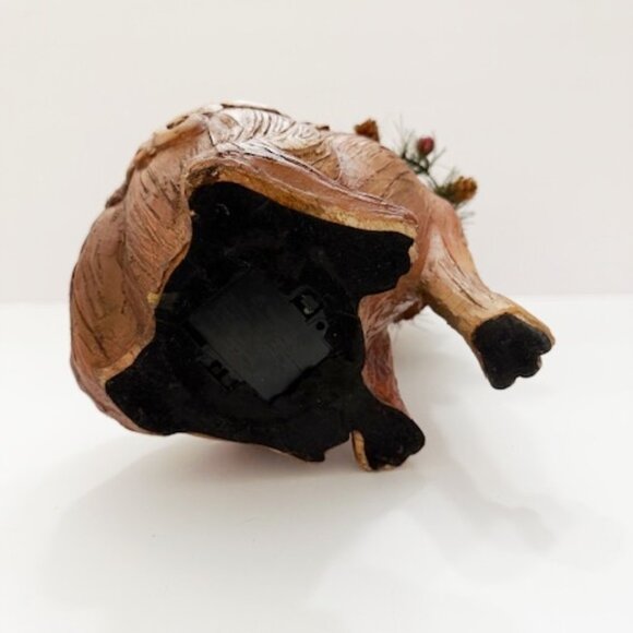 Vintage Woodland Christmas Fox Figurine Resin Faux Wood w/ Pinecone Wreath - Picture 6 of 6